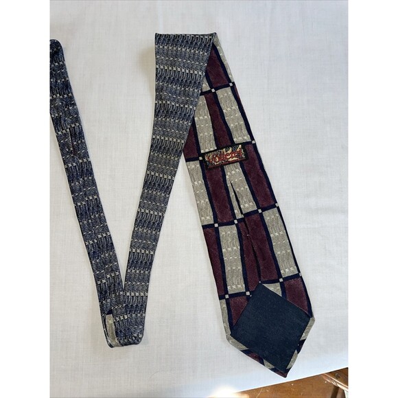 Vollerei Dress Tie Mens Size 58" Red Gray 100% Silk Designer - Picture 9 of 12